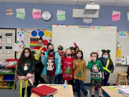 V ugly sweater day